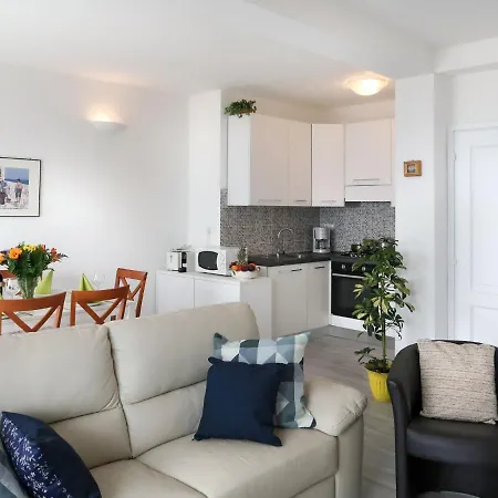 Apartment Viola-2 By Interhome *